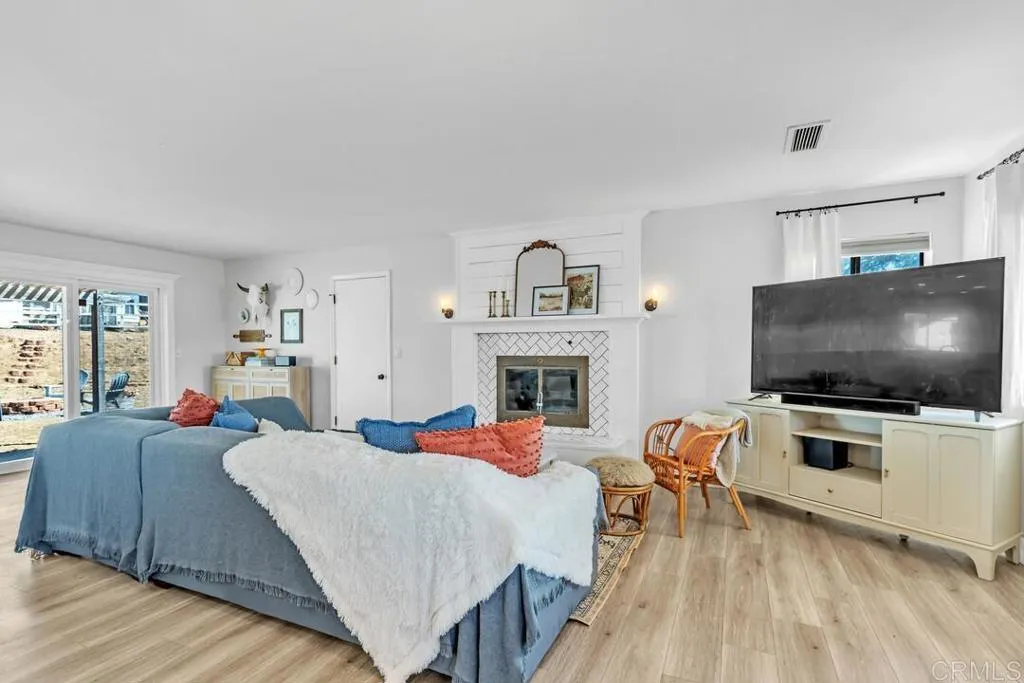 https://cdn.realtyfeed.com/cdn/127/306519546/b27bd10693d5ea735b260b43be2cfd7a.webp