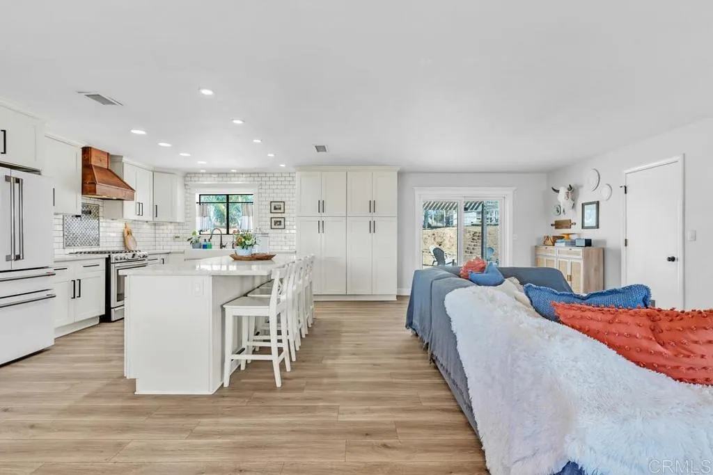 https://cdn.realtyfeed.com/cdn/127/306519546/bf47339eae9469aa32f94d1af594d716.webp