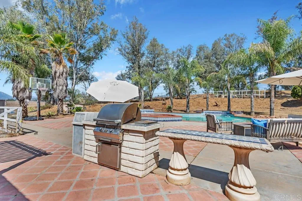 https://cdn.realtyfeed.com/cdn/127/306519546/ce0be3759d2aac49cb9a062152ef3378.webp