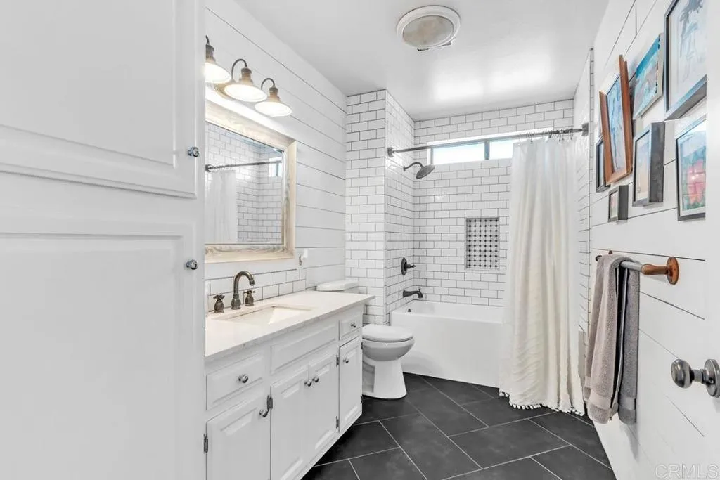 https://cdn.realtyfeed.com/cdn/127/306519546/cf81442bd92f9646bfdb5a1b1a6495ee.webp
