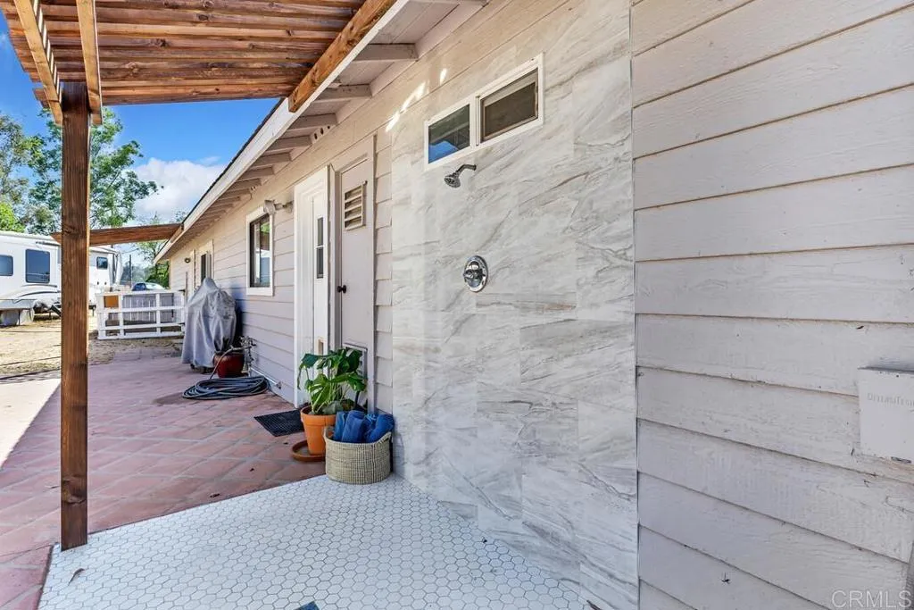 https://cdn.realtyfeed.com/cdn/127/306519546/d04896b9b7e1f3bd595600f7f877f471.webp