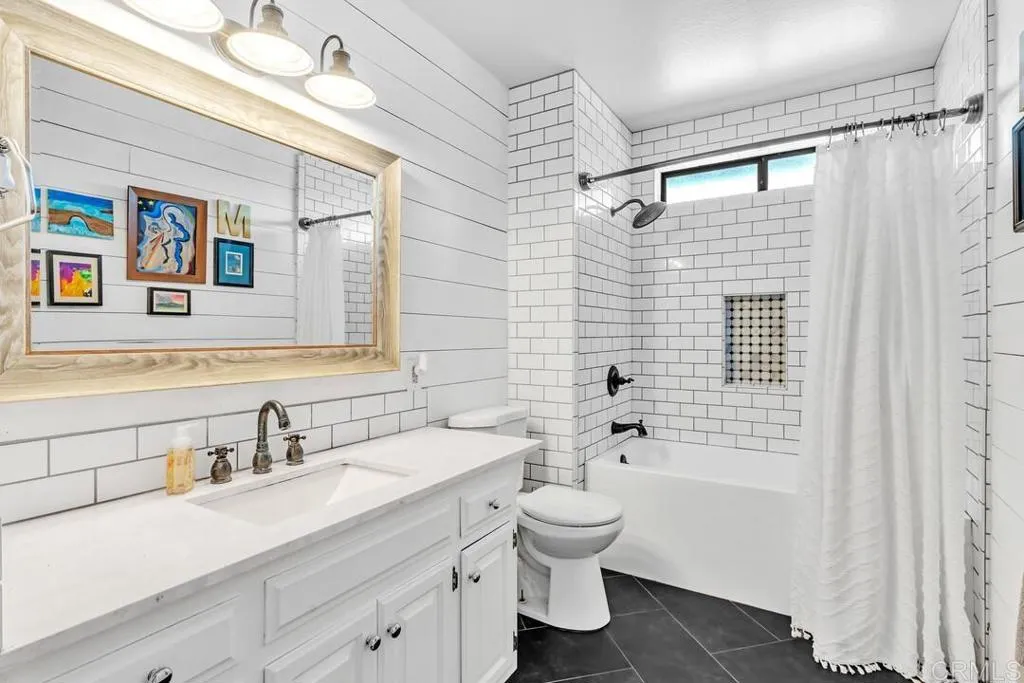 https://cdn.realtyfeed.com/cdn/127/306519546/d8c72836c35504aa9bc5dba70d638a50.webp