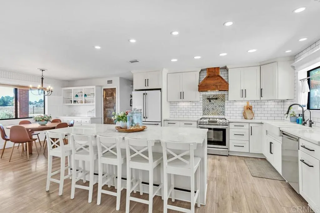 https://cdn.realtyfeed.com/cdn/127/306519546/dbcd0072667ba1c386240f0176572842.webp