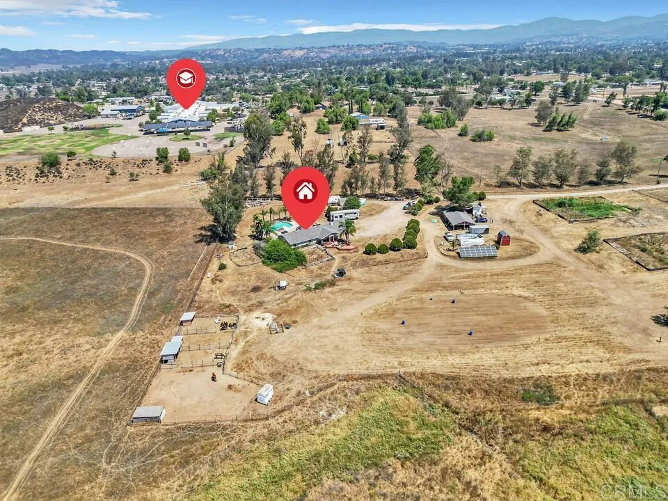 https://cdn.realtyfeed.com/cdn/127/306519546/ecef68b48a3b852aea9f82b73e0e17bb.webp