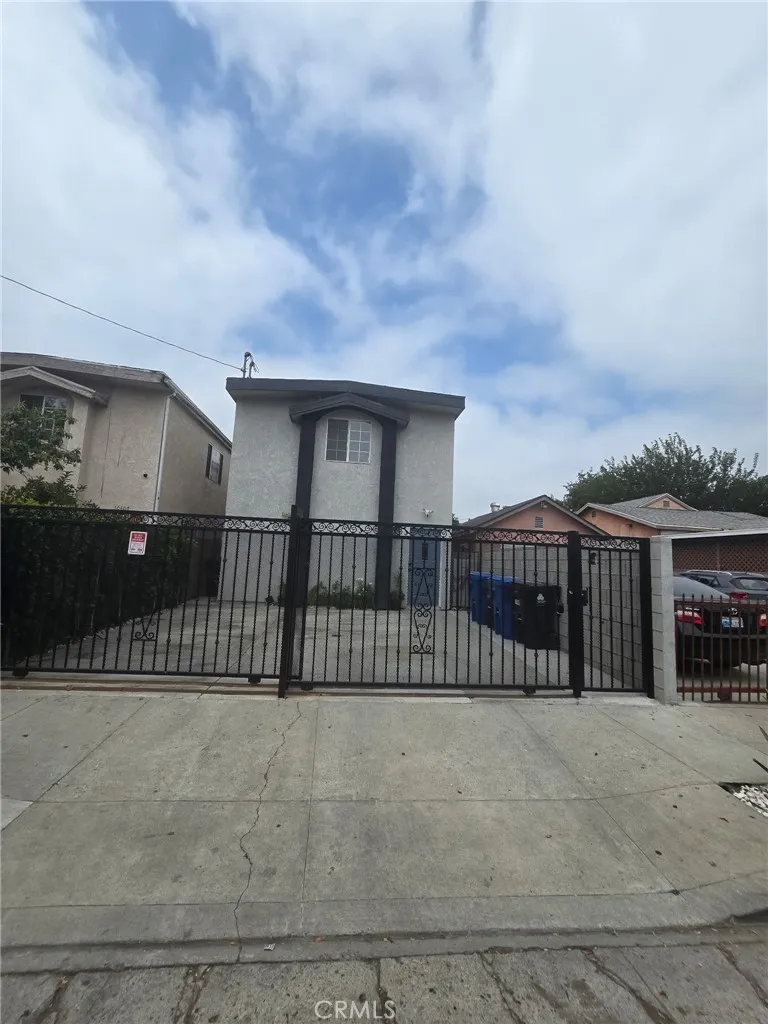 Los Angeles, CA 90002