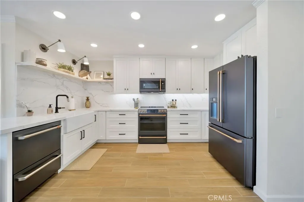 Photo #2: OC25184612 Listing 