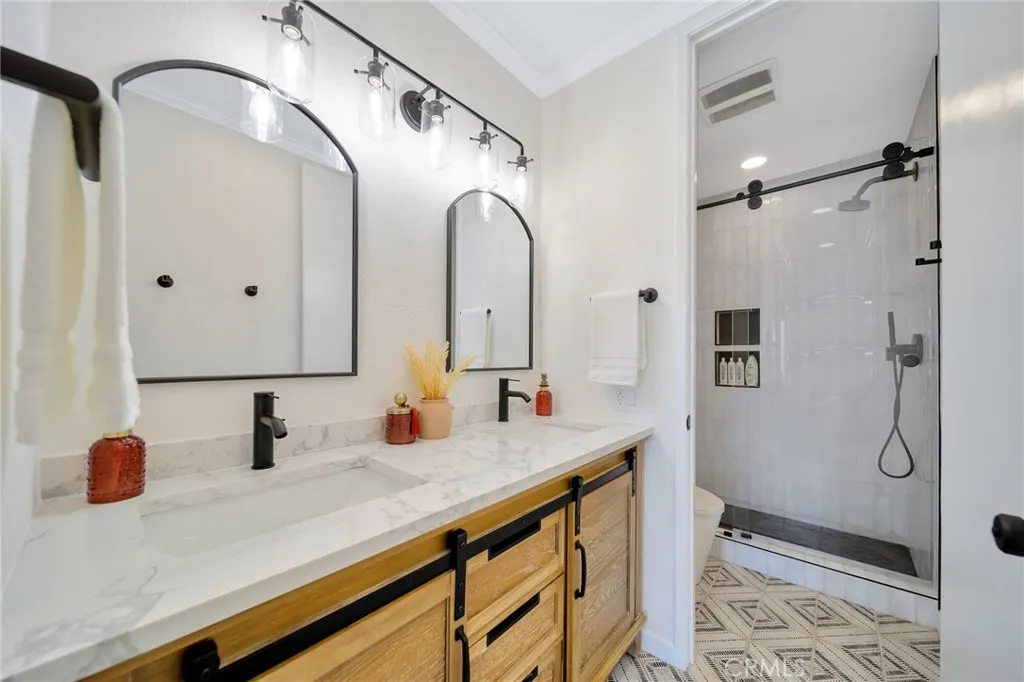 https://cdn.realtyfeed.com/cdn/127/306519582/a246a693edd6d4478ada96a2790ebb3f.webp