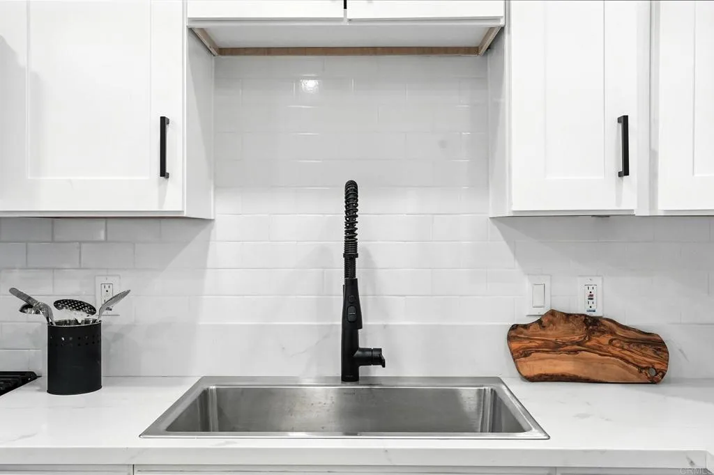 https://cdn.realtyfeed.com/cdn/127/306519591/513c56f85f1b464d0c8cdf21d17f02d0.webp