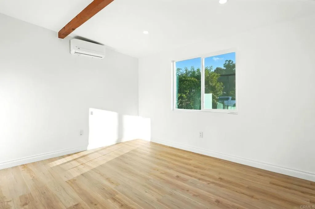 https://cdn.realtyfeed.com/cdn/127/306519591/8cc575044e87a6c7075d4bb1b43b2a9c.webp
