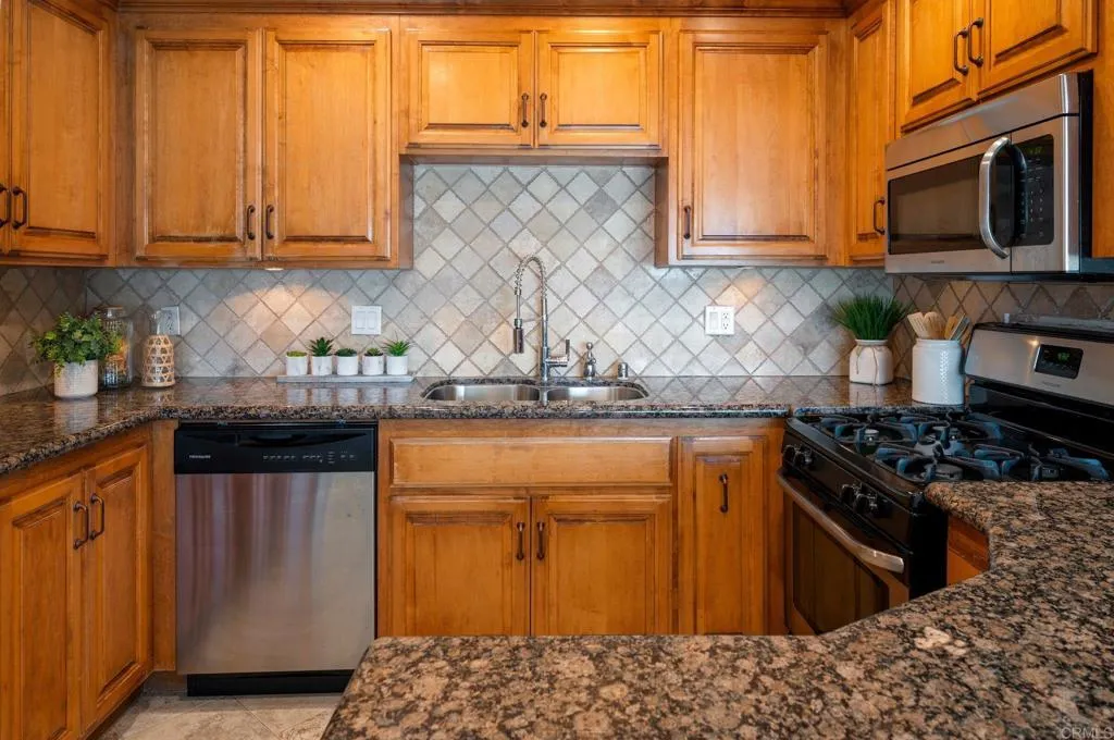 https://cdn.realtyfeed.com/cdn/127/306519671/83f15c2be7ad684e05be2c9c5e5defec.webp