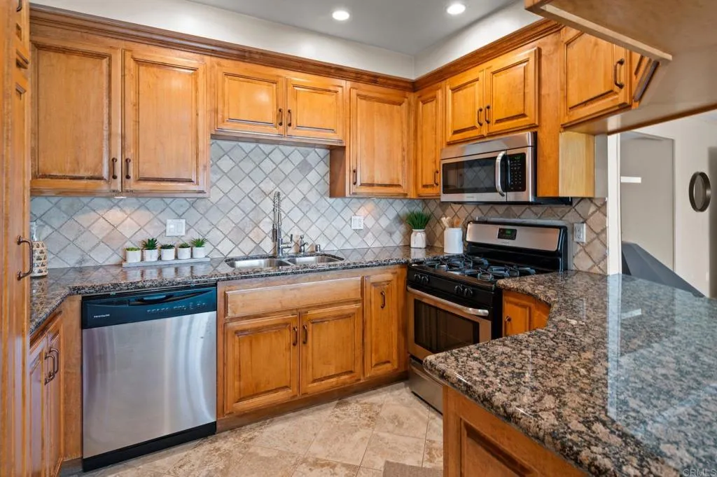 https://cdn.realtyfeed.com/cdn/127/306519671/cb17a5add50652d3320a242f84192ac4.webp