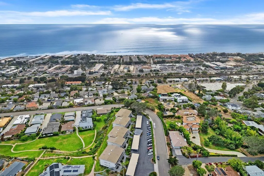 https://cdn.realtyfeed.com/cdn/127/306519676/4f982ca2ee9c7d51b4d5c0b663af18b9.webp