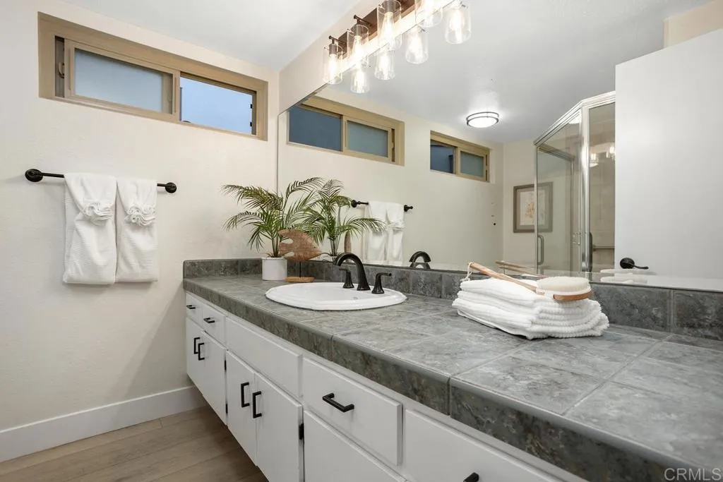 https://cdn.realtyfeed.com/cdn/127/306519676/7f02f22a67094e6e0d303f77706273c3.webp