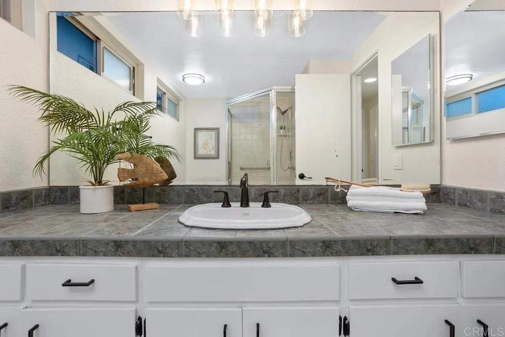 https://cdn.realtyfeed.com/cdn/127/306519676/a081c0552e6eae9883f05bdf74d0f346.webp
