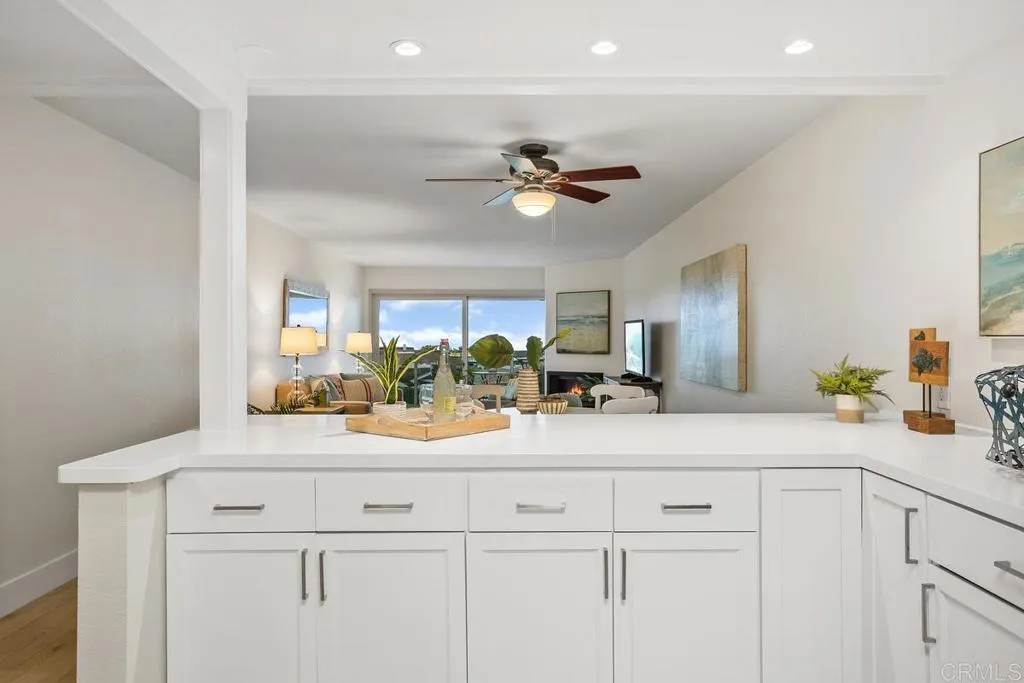 https://cdn.realtyfeed.com/cdn/127/306519676/e34749bb75987bc8be830c015db23776.webp