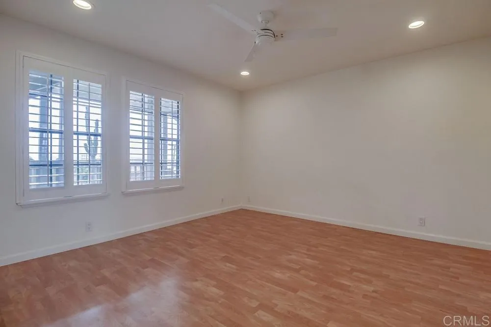 https://cdn.realtyfeed.com/cdn/127/306519744/8054e0955a3fe1d3fd5126c9a604dc45.webp