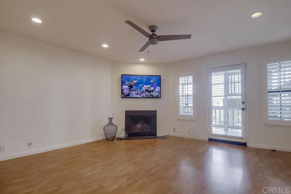 https://cdn.realtyfeed.com/cdn/127/306519744/845acf760eaf4d33c90b2b0091144359.webp