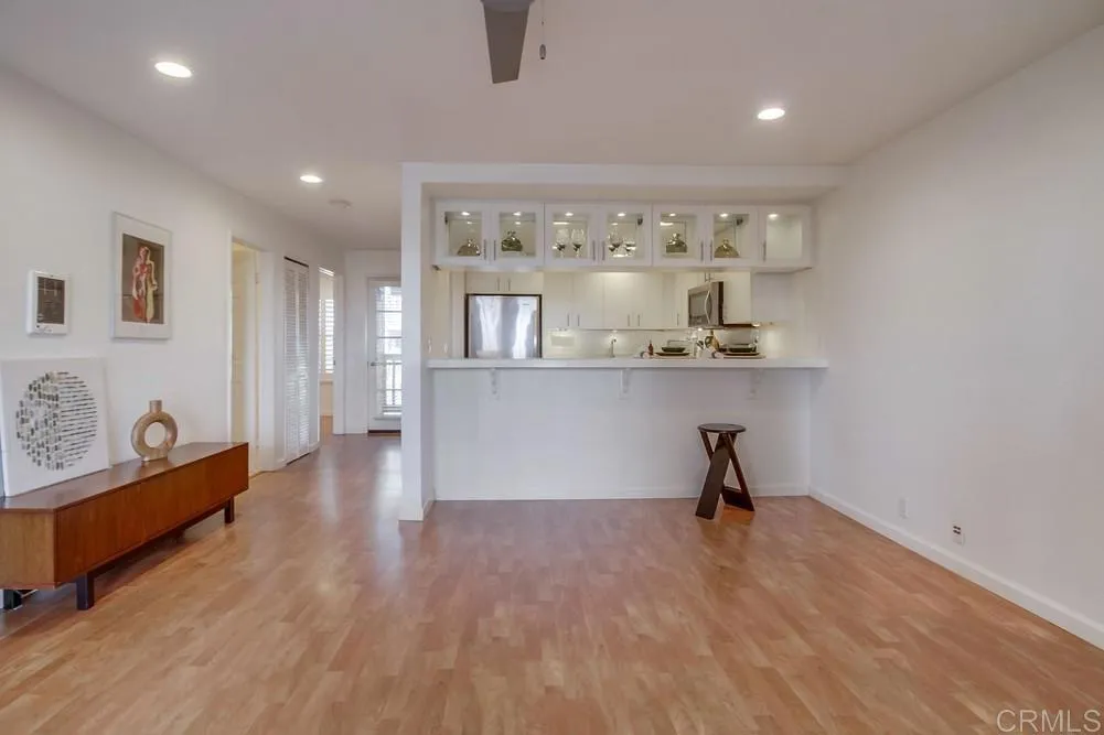 https://cdn.realtyfeed.com/cdn/127/306519744/f97a5b6eaf03bd9a4e199a176e2d7046.webp