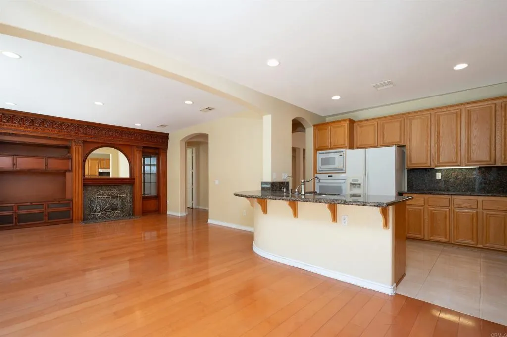 https://cdn.realtyfeed.com/cdn/127/306519783/054da06a47d8e5515937aae7000cfec6.webp