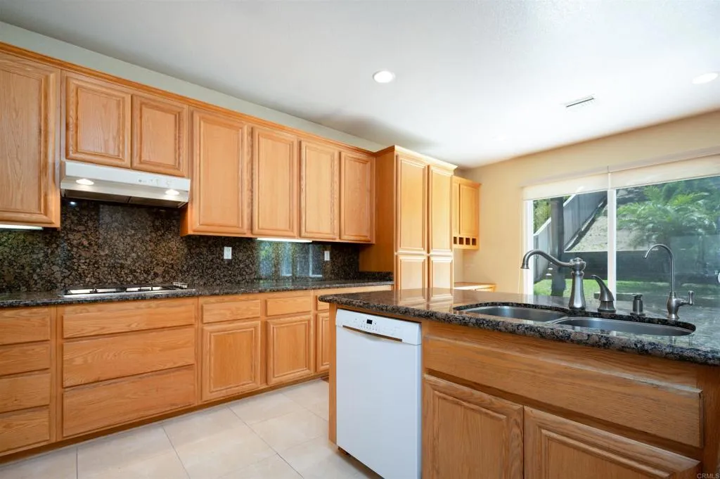 https://cdn.realtyfeed.com/cdn/127/306519783/2c0d96a42c323d3f60d753c3c58164c1.webp