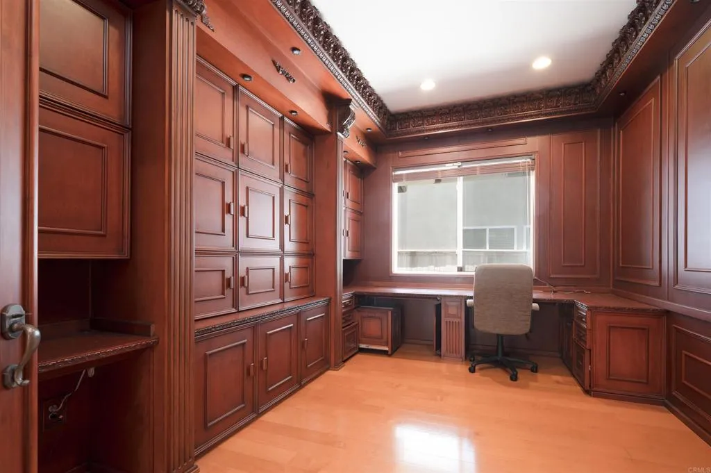 https://cdn.realtyfeed.com/cdn/127/306519783/73dc03d4bc178e1d7ae7775fb177a9c4.webp