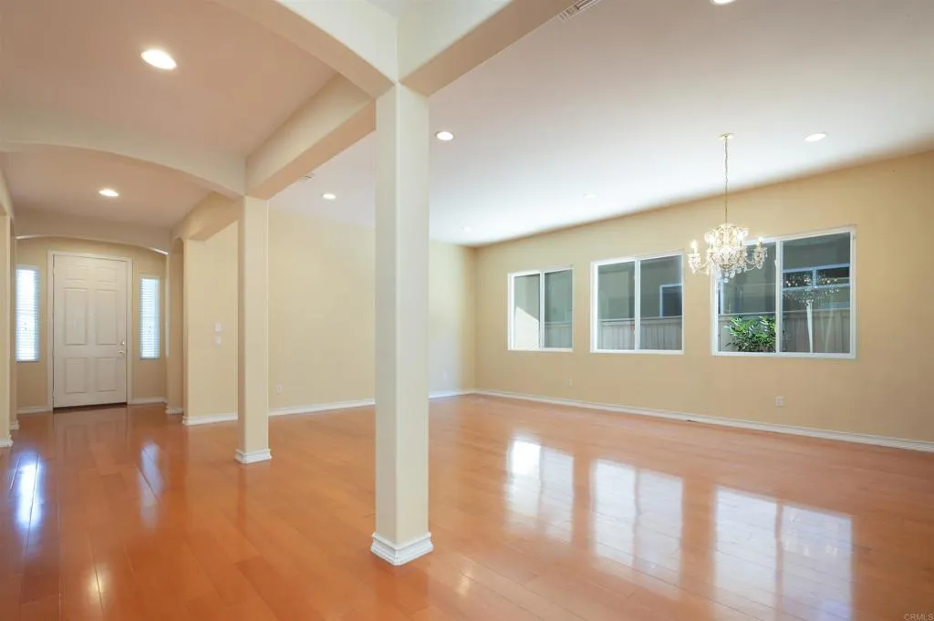 https://cdn.realtyfeed.com/cdn/127/306519783/b24ba11891a9ec7c751fef8d6b462cd8.webp