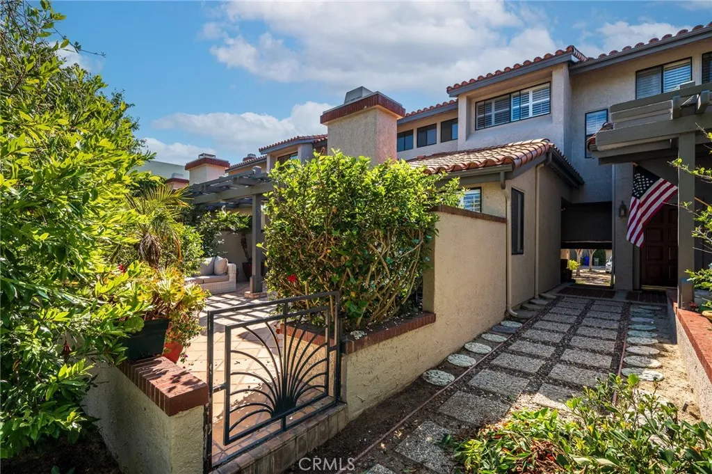 Manhattan Beach, CA 90266