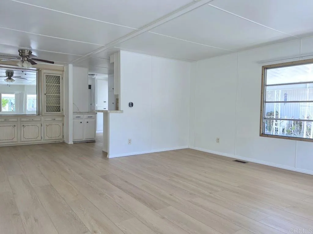 https://cdn.realtyfeed.com/cdn/127/306519826/08d496ff3366e4410f78d24233250265.webp