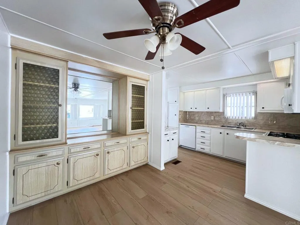 https://cdn.realtyfeed.com/cdn/127/306519826/149af097c022bf9cdf94381c76d1a726.webp
