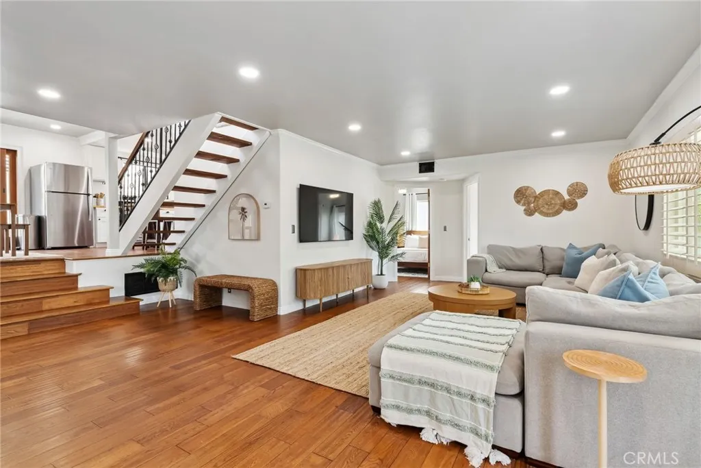 https://cdn.realtyfeed.com/cdn/127/306519854/35396de9d0ba31ae1c436387a060499a.webp