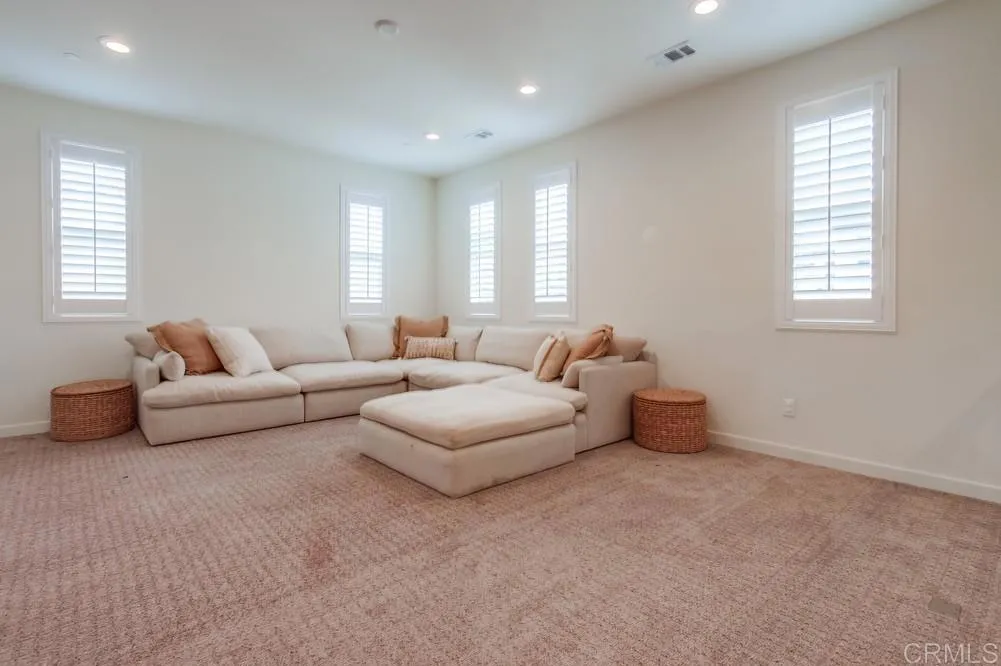 https://cdn.realtyfeed.com/cdn/127/306519877/05d477dd6820072b14fff2ab2976551a.webp