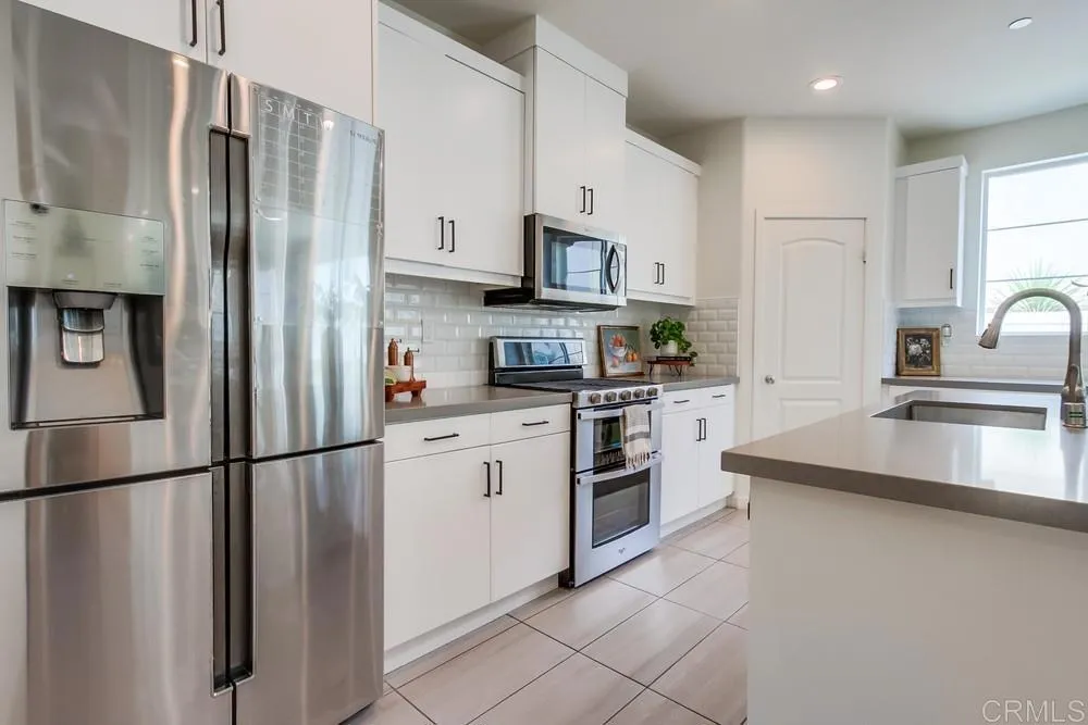 https://cdn.realtyfeed.com/cdn/127/306519877/120cbb299a10a85f6ce429c48b98e450.webp