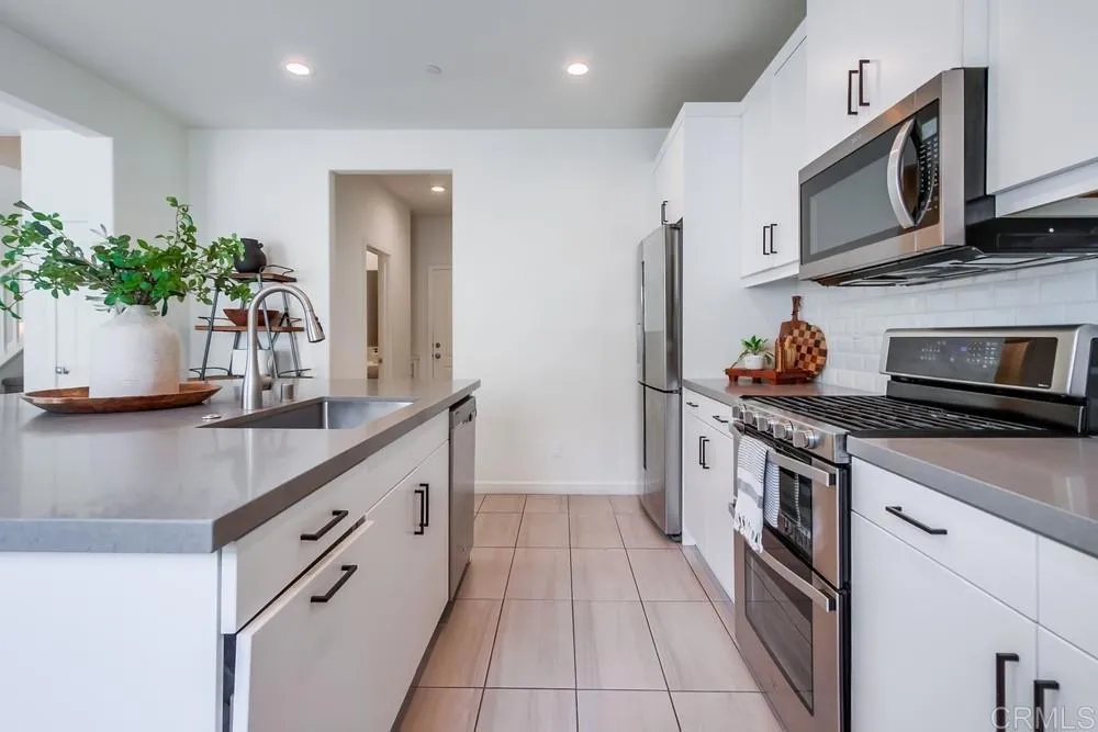 https://cdn.realtyfeed.com/cdn/127/306519877/3916eede34565169ed1aa24b171b9ca8.webp