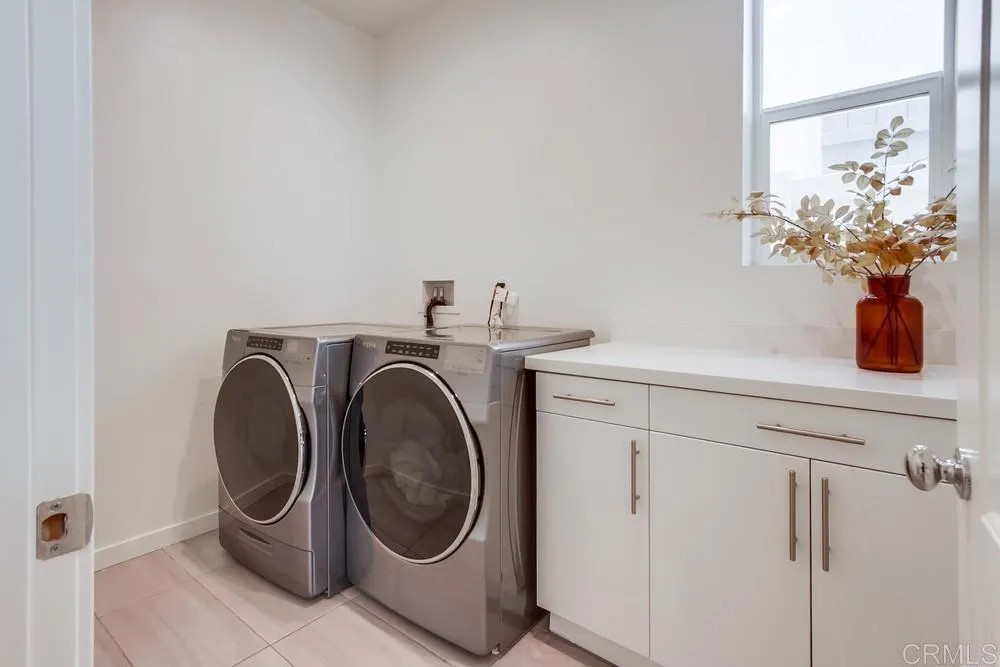 https://cdn.realtyfeed.com/cdn/127/306519877/850e88afd7698bfd60629ed0f51428c9.webp