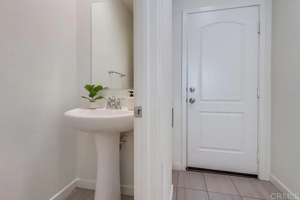 https://cdn.realtyfeed.com/cdn/127/306519877/946ca66648e735a68e77ef8f96f306a5.webp