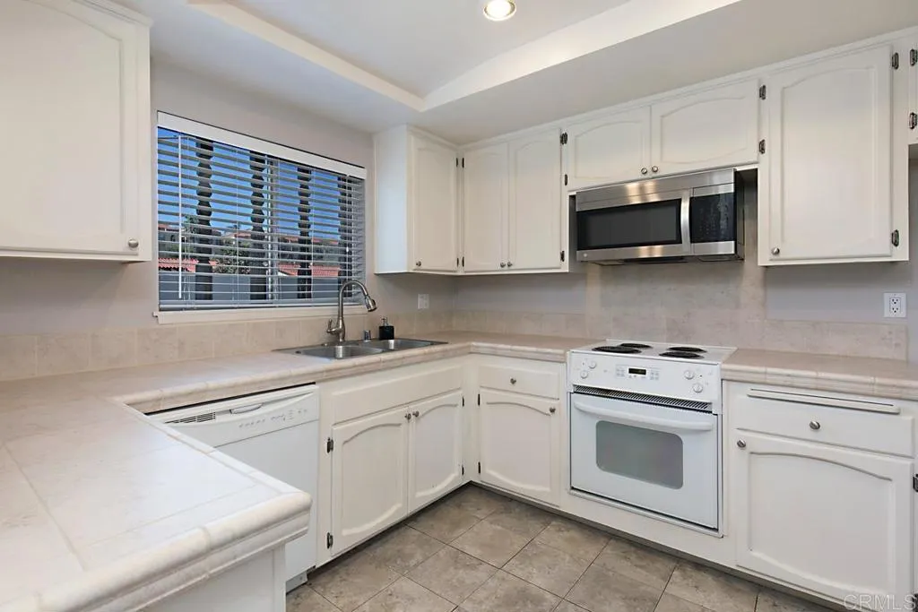 https://cdn.realtyfeed.com/cdn/127/306519881/5cec50f5b7feefb7c8dd9821470e9370.webp