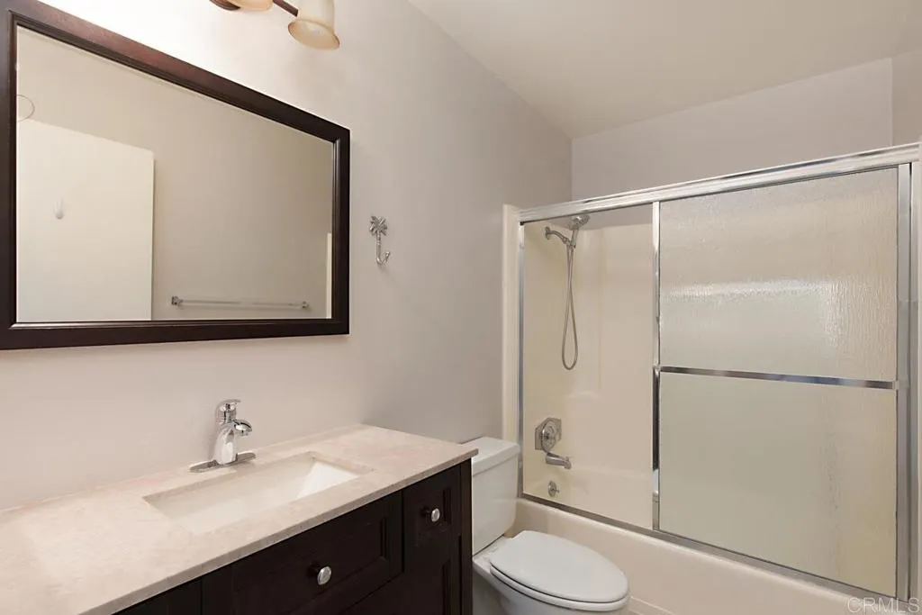 https://cdn.realtyfeed.com/cdn/127/306519881/620accd592d637178670a26a387ae4d6.webp