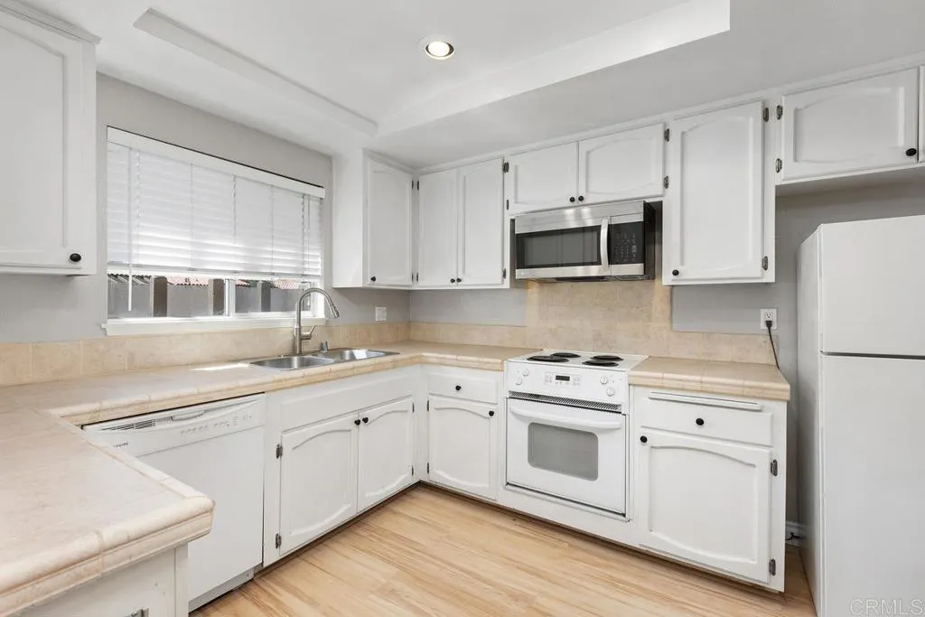 https://cdn.realtyfeed.com/cdn/127/306519881/6ccabd5d5c4a98762a13d6e8b8ae43a0.webp