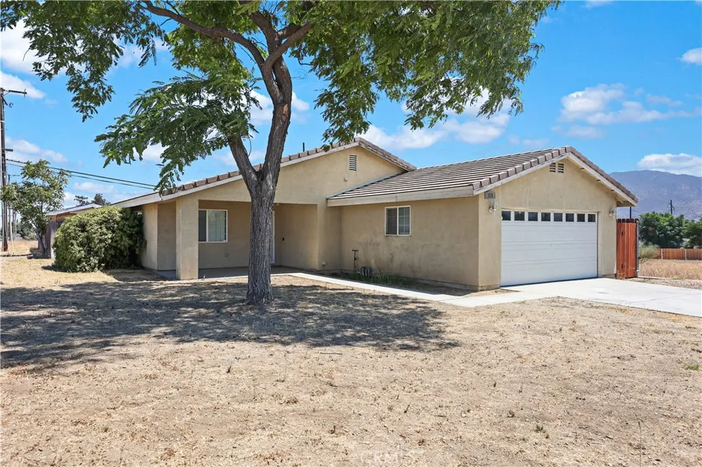 Banning, CA 92220