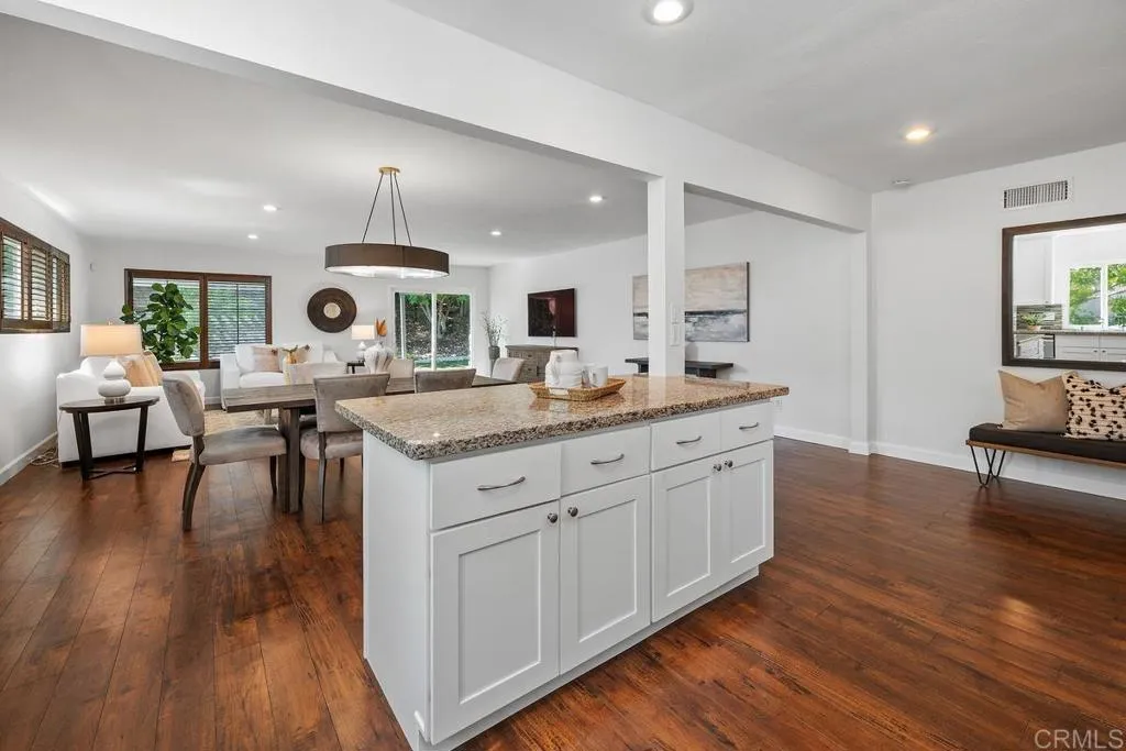 https://cdn.realtyfeed.com/cdn/127/306519930/7ac66af63bc0a2c435be1768873d6b23.webp
