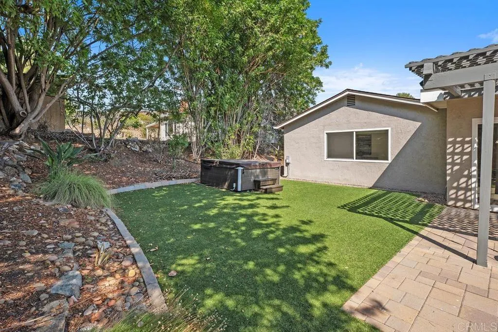 https://cdn.realtyfeed.com/cdn/127/306519930/c7d74a3fb390cf33da2b1363cecdd3bc.webp