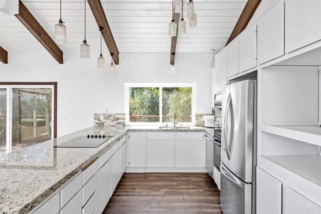 https://cdn.realtyfeed.com/cdn/127/306519991/e49a7d3f2d36b29dca359bf30a6e5e2f.webp