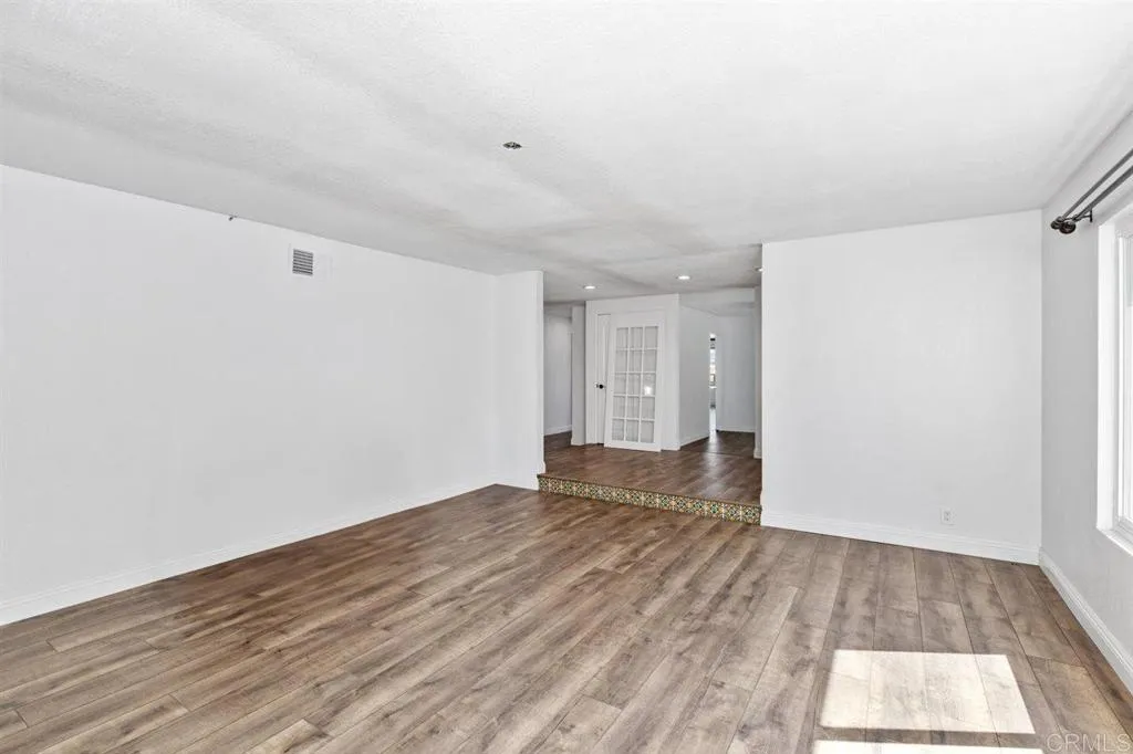 https://cdn.realtyfeed.com/cdn/127/306519991/ebc2e79cf1e1d4af867207d451511e63.webp