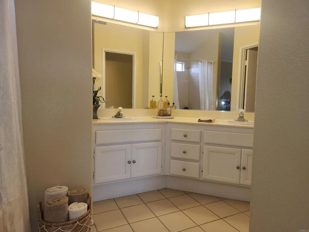 https://cdn.realtyfeed.com/cdn/127/306520013/43528e48973f854bf0ce54d2a4de81f4.webp