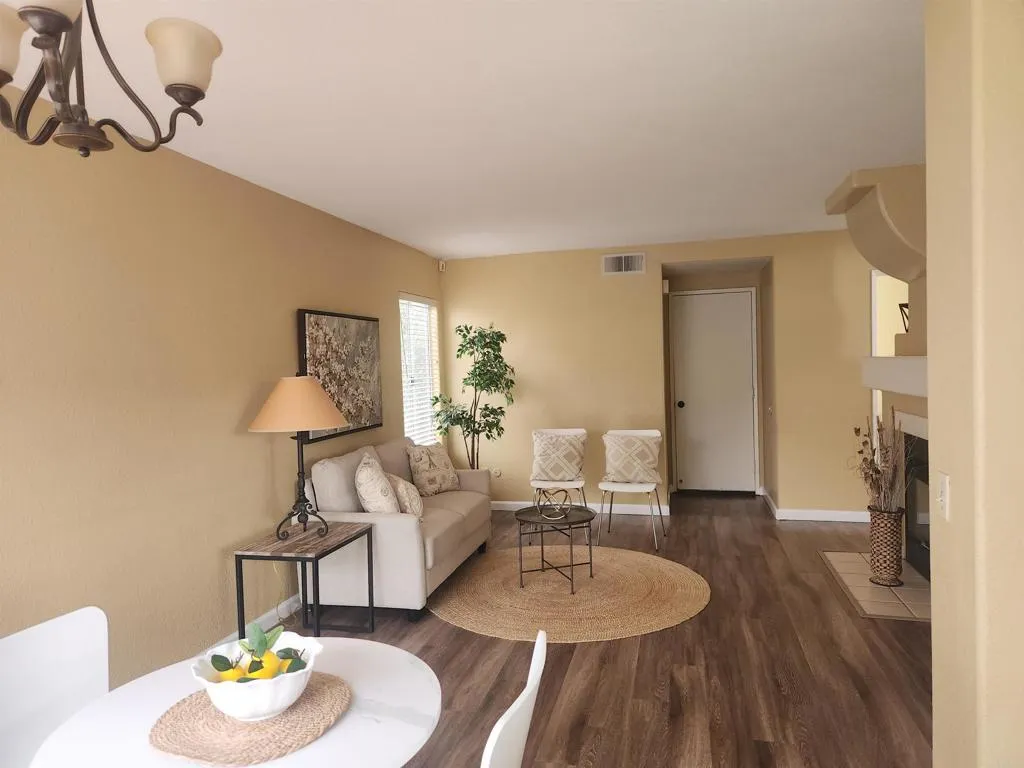 https://cdn.realtyfeed.com/cdn/127/306520013/f07e06a00619c460f5ad138f8dd402d7.webp