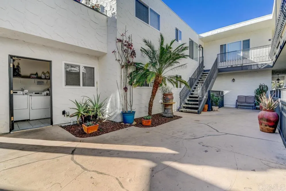 https://cdn.realtyfeed.com/cdn/127/306520083/0a487a9dde21d882668a891f362265af.webp