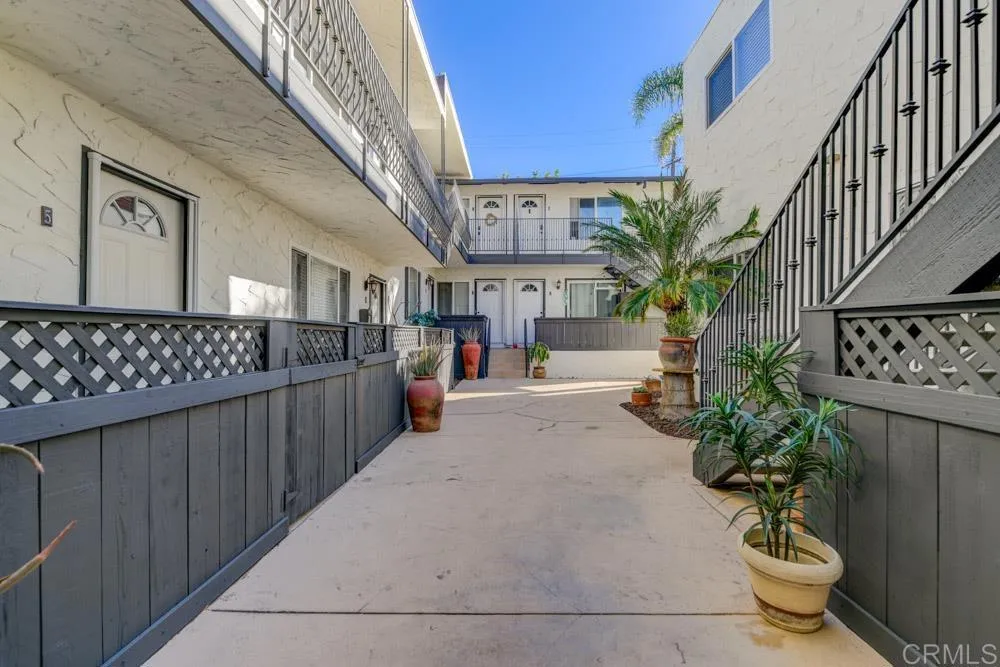 https://cdn.realtyfeed.com/cdn/127/306520083/6fa8fd941995b50e3791ab64cf4c522b.webp