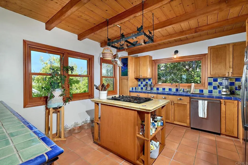 https://cdn.realtyfeed.com/cdn/127/306520115/17ce1b89b8c1badc0b53c4d5e6e33c95.webp