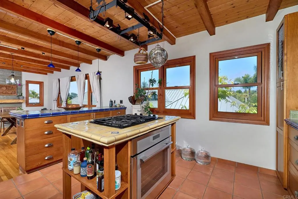 https://cdn.realtyfeed.com/cdn/127/306520115/911be7acb127f82409b550548d5547df.webp