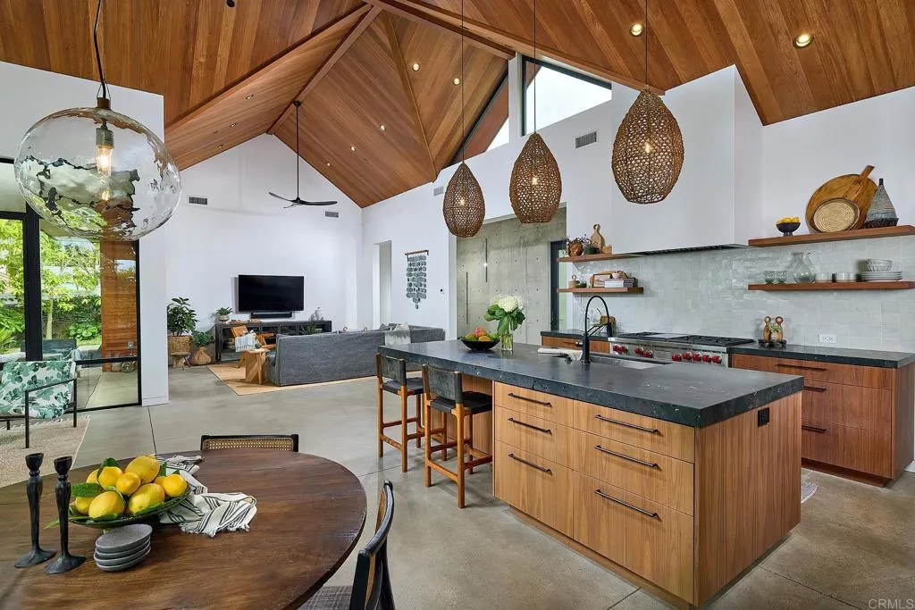 https://cdn.realtyfeed.com/cdn/127/306520115/b32bf9547457aa0e01fd26ee76d4b33b.webp